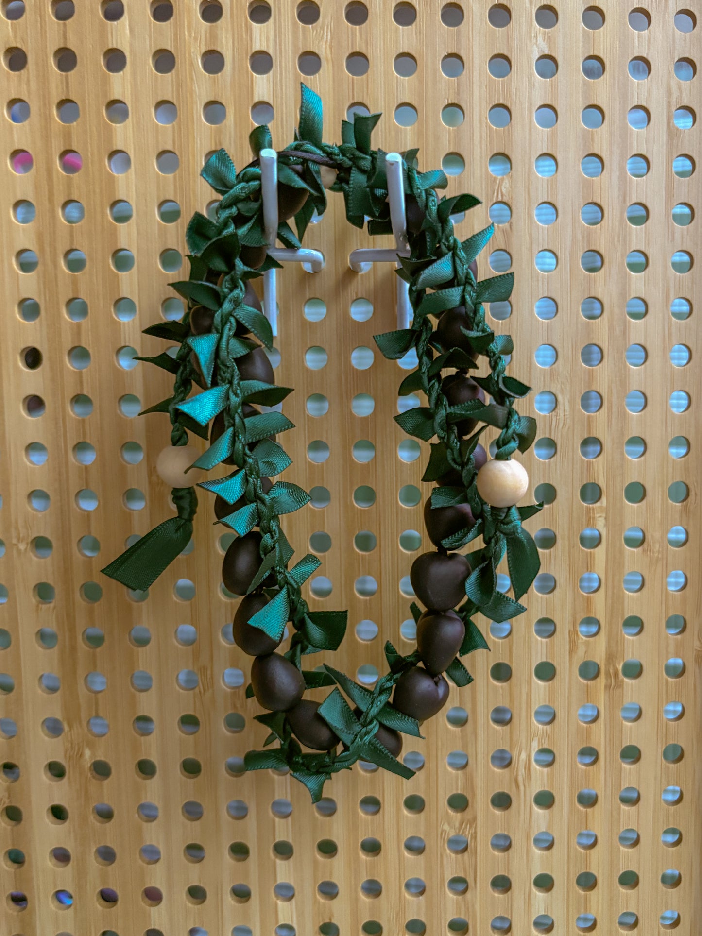 Kukui Nut & Ribbon Maile Twisted Car Lei